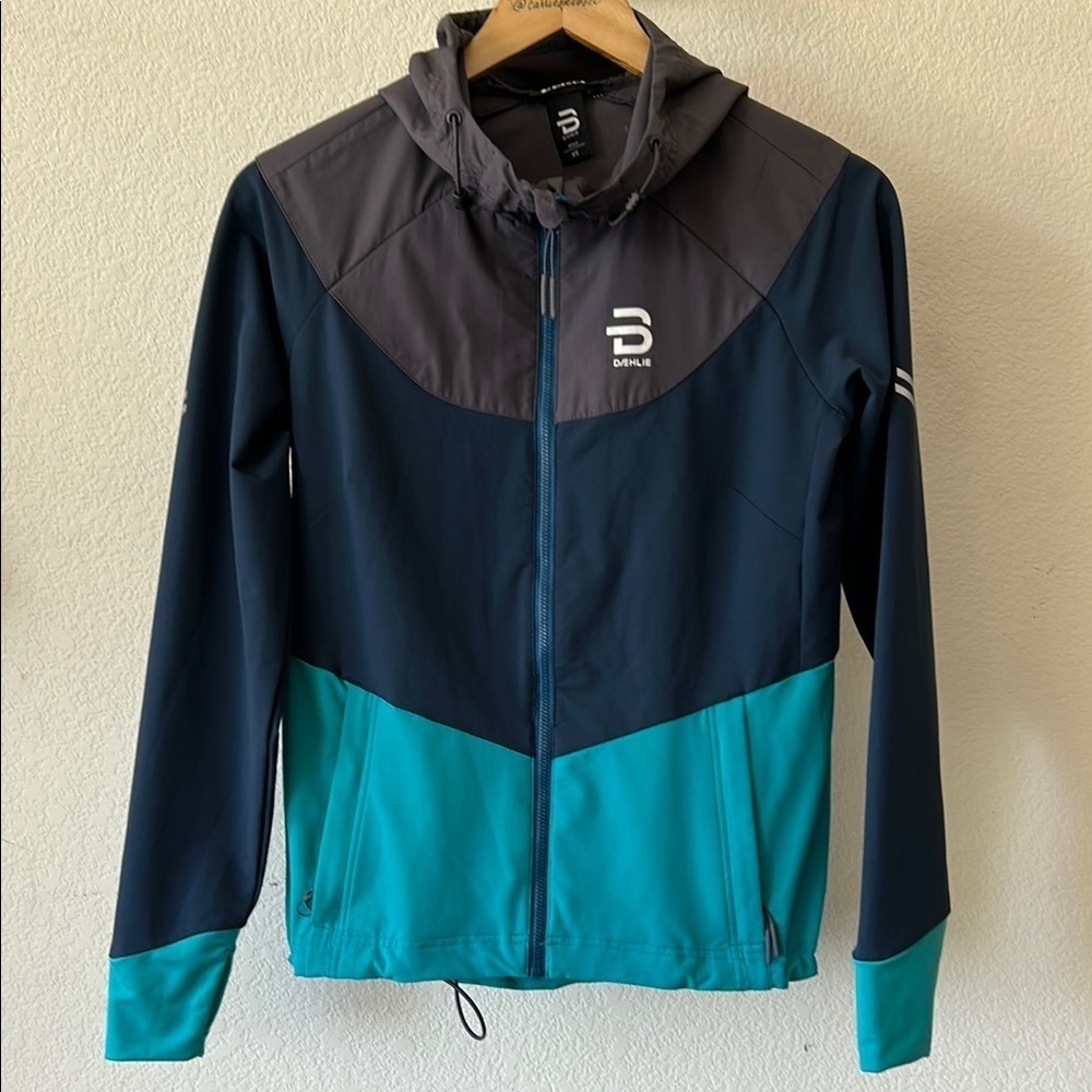 Daehlie Hooded Windbreaker size XS Full zip - Picture 1 of 8